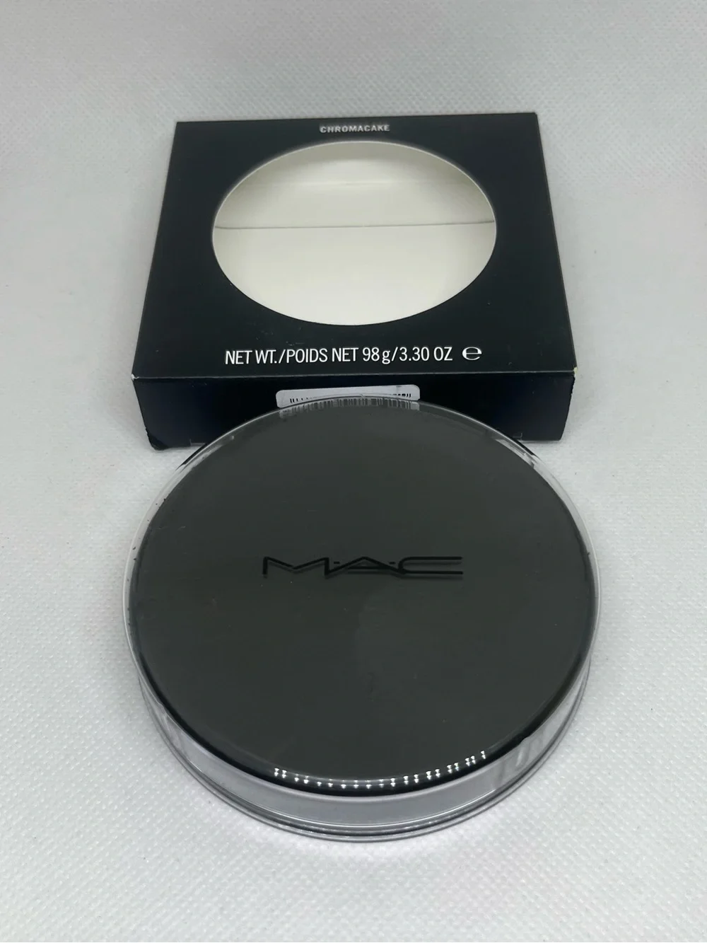New MAC chromacake powder “black black”